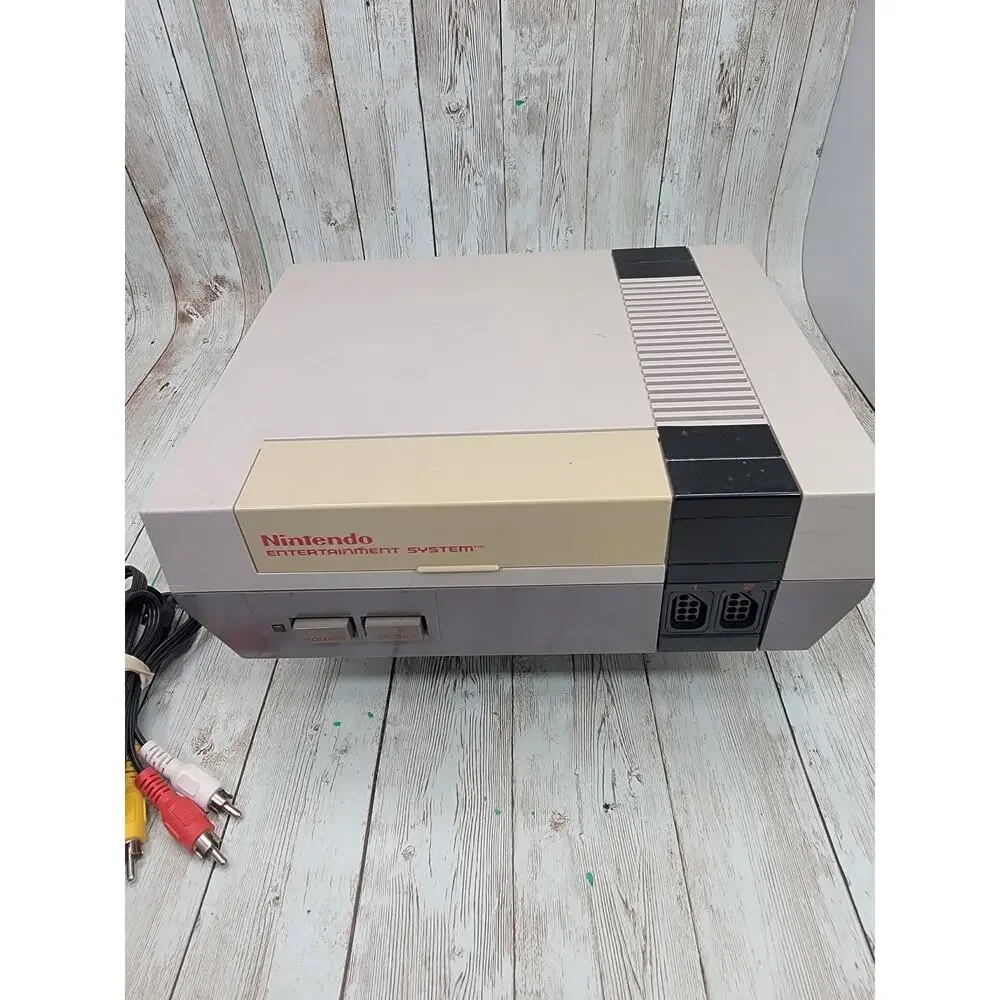Original Nintendo NES System Console 2 Controllers Hook Ups & AV 3 Free Games